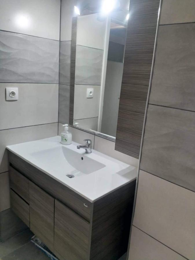 A Convenient Apartment In The Heart Of أثينا المظهر الخارجي الصورة
