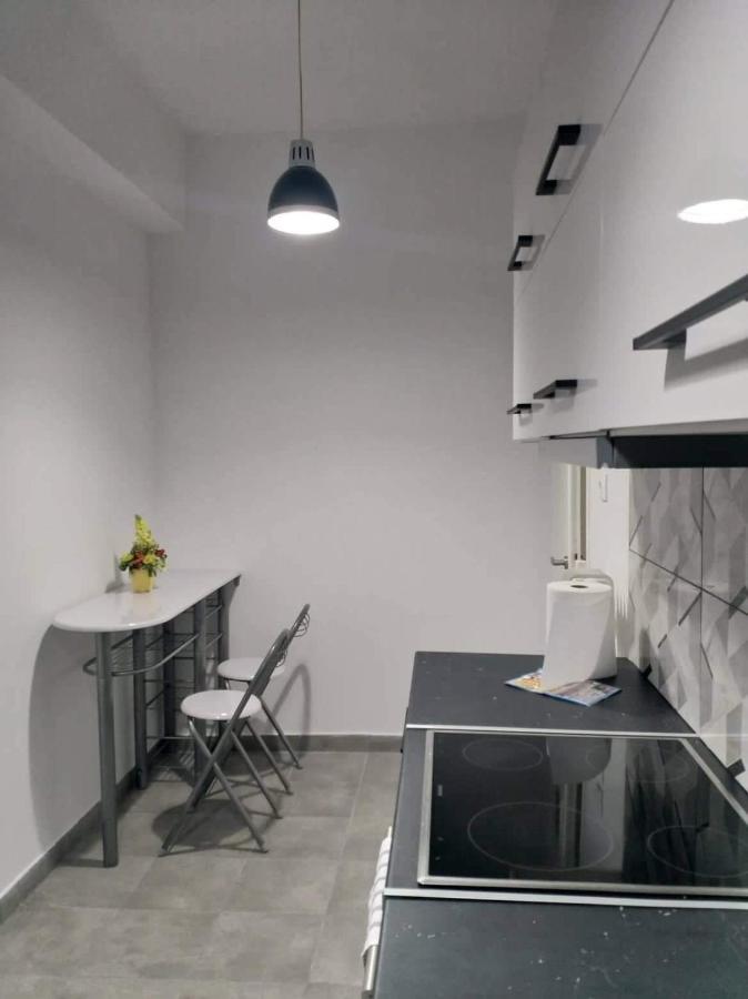 A Convenient Apartment In The Heart Of أثينا المظهر الخارجي الصورة